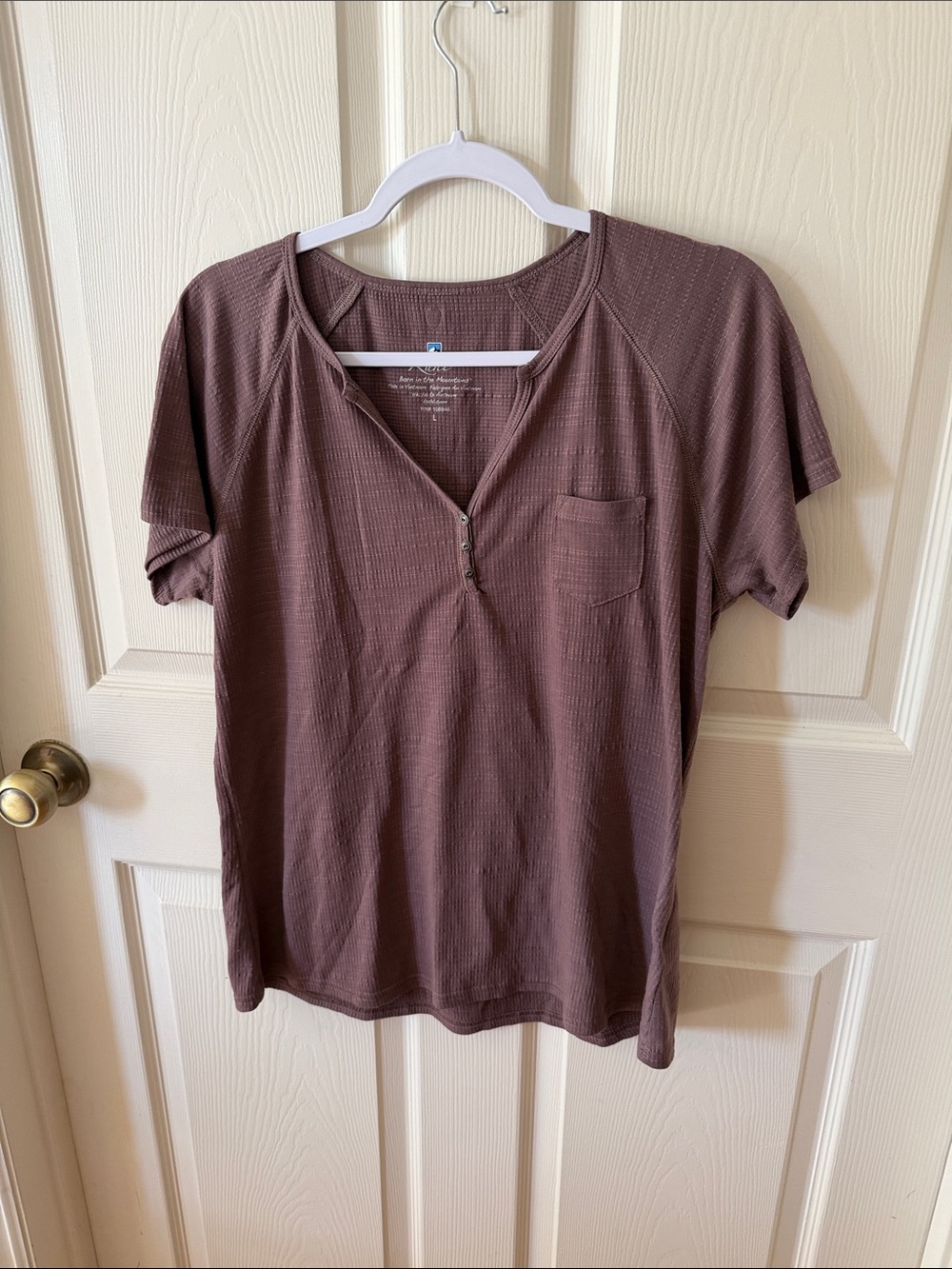 Kuhl Women's Short Sleeve Henley Top in Mauve Sz L. Box30